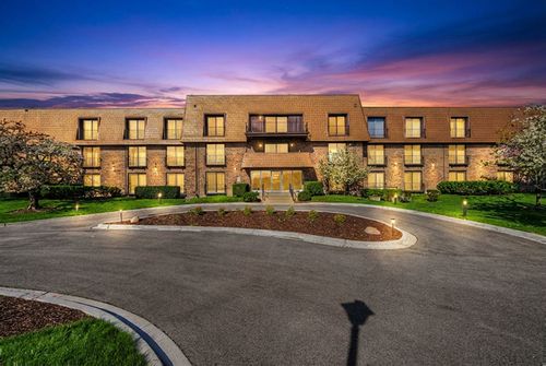 209-4050 Dundee Rd, Northbrook, IL, 60062-2158 | Card Image