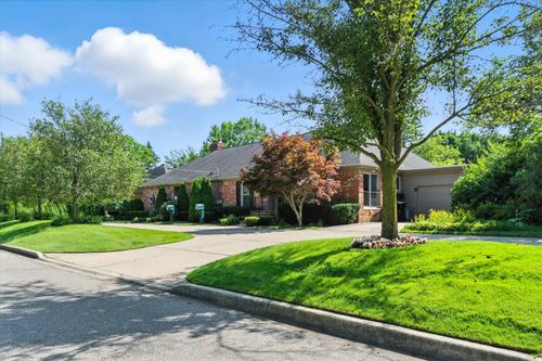 1829 Stonycroft Ln, Bloomfield Hills, MI, 48304-2337 | Card Image