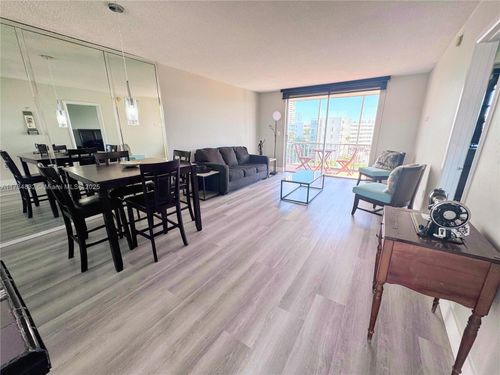 apt-e510-2930 Point East Dr, Aventura, FL, 33160-2686 | Card Image