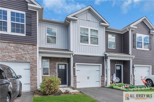 19 Katherine Dr, BURLINGTON, NJ, 08016-4444 | Card Image