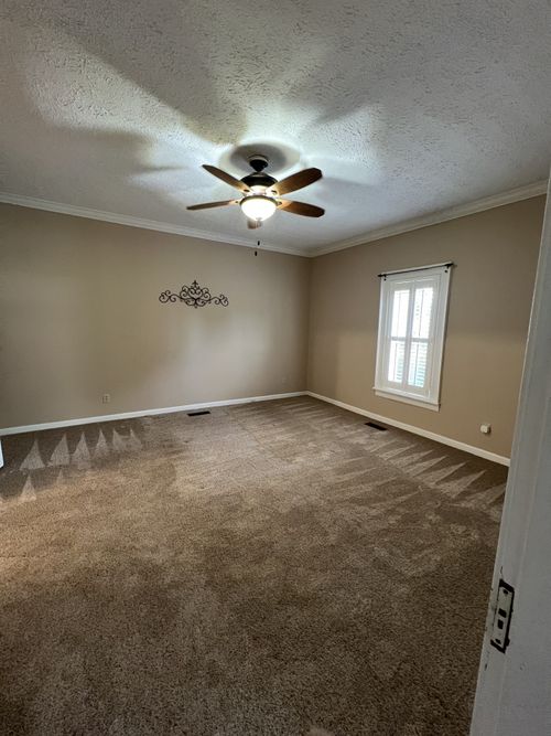 504 N Russell St, Portland, TN, 37148-2009 | Card Image