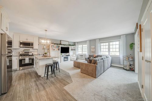14l-460 Old Town Road, Brookhaven, NY, 11776 | Card Image