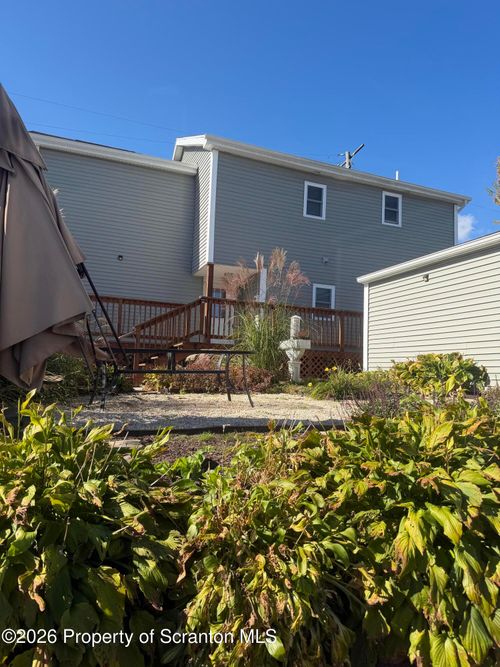 1012 Oxford St, Scranton, PA, 18504-2620 | Card Image