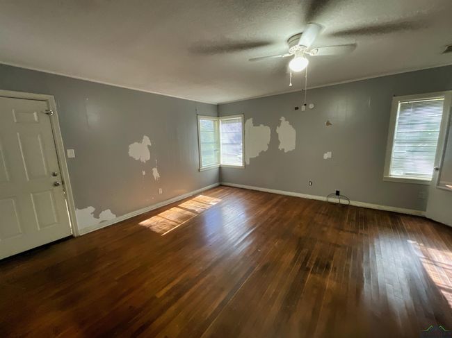 1004 W Sabine St, House other with 2 bedrooms, 2 bathrooms and null parking in Carthage TX | Image 14