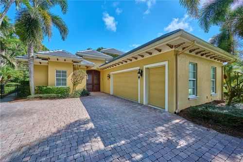 601 Bridgewater Ln Sw, Vero Beach, FL, 32962-7046 | Card Image