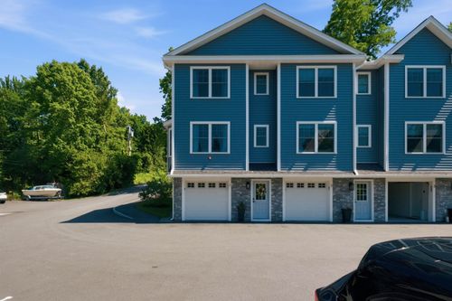 1-32 Charter St, Exeter, NH, 03833-2326 | Card Image