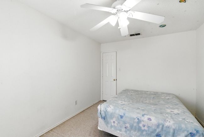 Upstairs secondary bedroom | Image 18