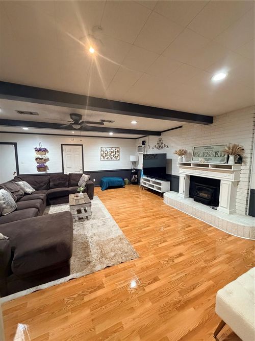 517 Temple St, Woodville, TX, 75979-4435 | Card Image