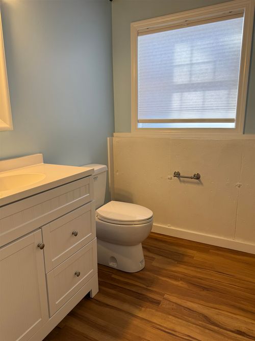 10 Vermont Dr, White River Junction, VT, 05001-9196 | Card Image