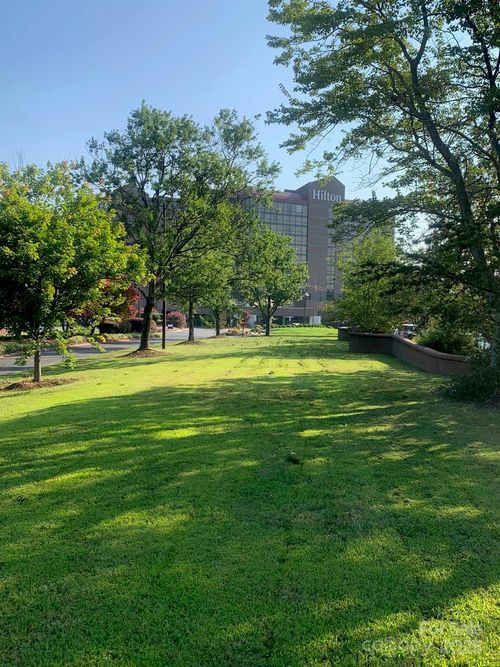 8606 J M Keynes Dr, Charlotte, NC, 28262-8424 | Card Image