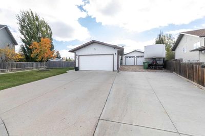 3802 46 A Avenue Close, House detached with 4 bedrooms, 2 bathrooms and 10 parking in Lloydminster SK | Image 3