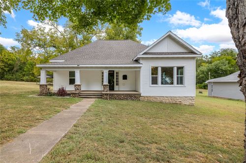 614 E Church Ave, Berryville, AR, 72616-4066 | Card Image
