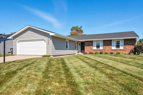9304 Dawnsford Dr, Fort Wayne, IN, 46804-2629 | Card Image