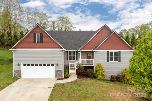 76 Tryon View Dr, Flat Rock, NC, 28731-8613 | Card Image