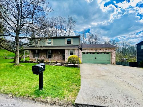 207 N Hills Dr, Parkersburg, WV, 26104-9221 | Card Image