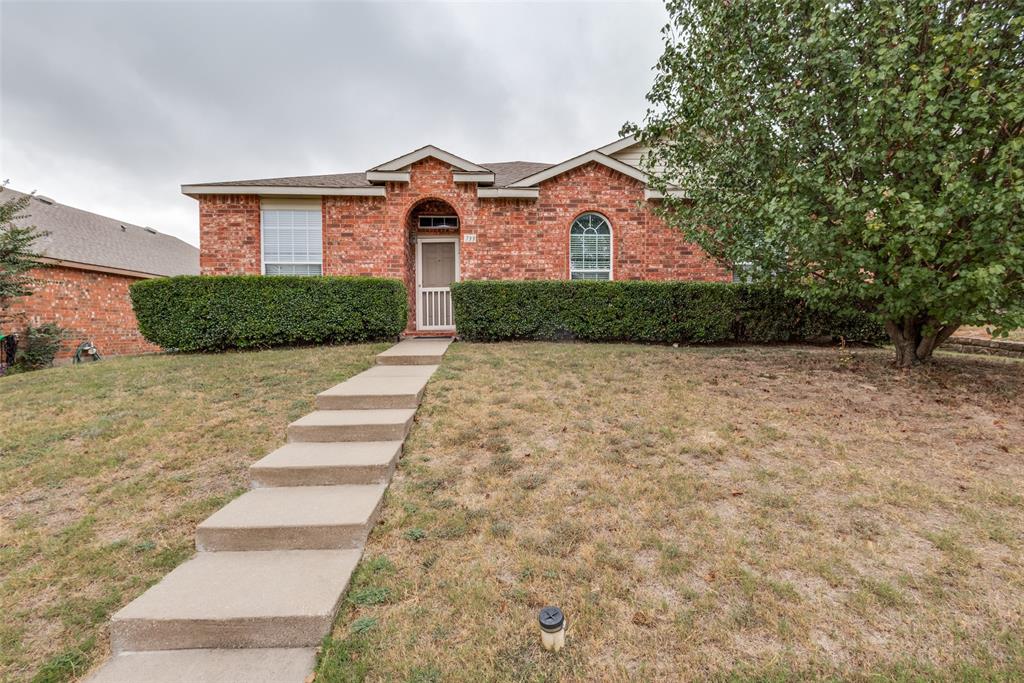 Courson Dr, Desoto, TX 75115