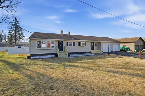 91 Norman St, Chicopee, MA, 01013-2311 | Card Image