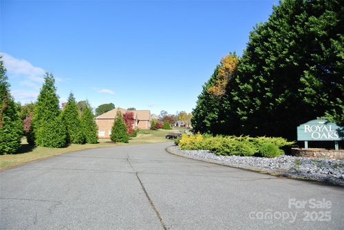 153 Kensington Dr, Forest City, NC, 28043-7766 | Card Image