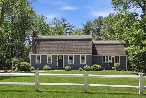 43 Summer St, Norwell, MA, 02061-1037 | Card Image