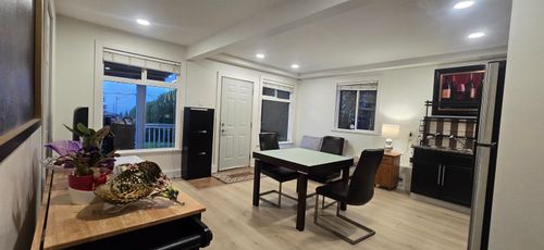 851 Calverhall St, North Vancouver, BC, V7L1X8 | Card Image
