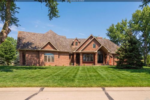 942 Spyglass Cir, Dakota Dunes, SD, 57049-5101 | Card Image