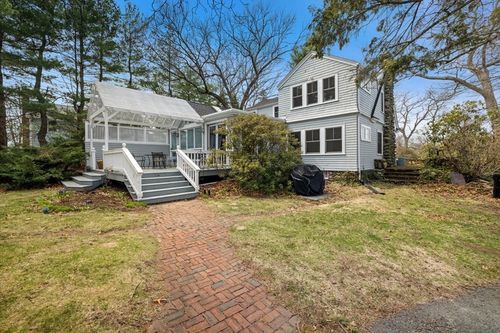 207 Pleasant St, Milton, MA, 02186-4657 | Card Image
