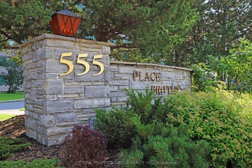 416-555 Brittany Dr, Ottawa, ON, K1K4C5 | Card Image