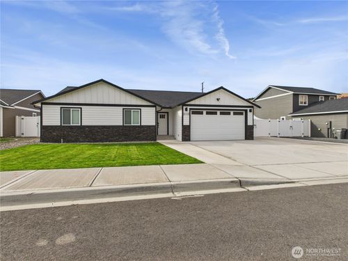 1408 Douglas St, Rock Island, WA, 98850-9524 | Card Image