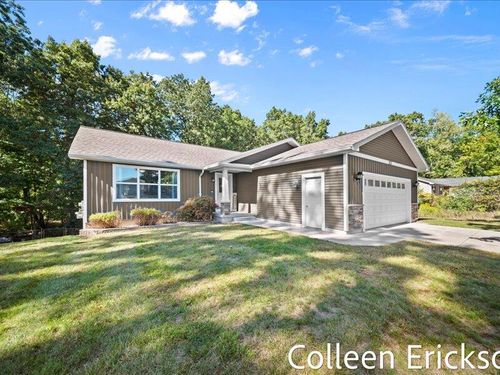 833 Morgan Dr, Belding, MI, 48809-9227 | Card Image