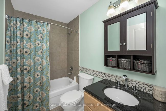 65 Plum Tree Lane, House other with 3 bedrooms, 3 bathrooms and 4 parking in Grimsby ON | Image 23