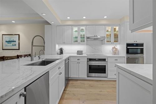 2-2600 Cardena St, Coral Gables, FL, 33134-5601 | Card Image