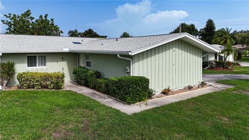 5585 Pendlewood Ln, FORT MYERS, FL, 33919-2742 | Card Image