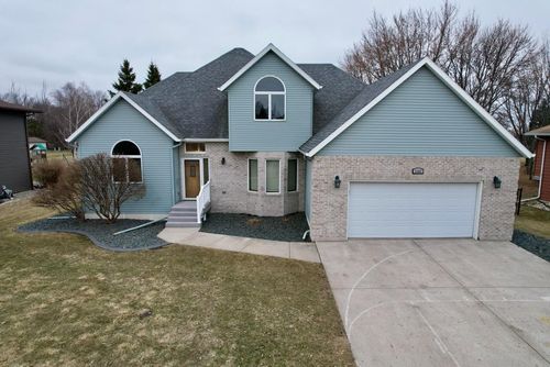 1543 14th Ave N, Wahpeton, ND, 58075-5012 | Card Image