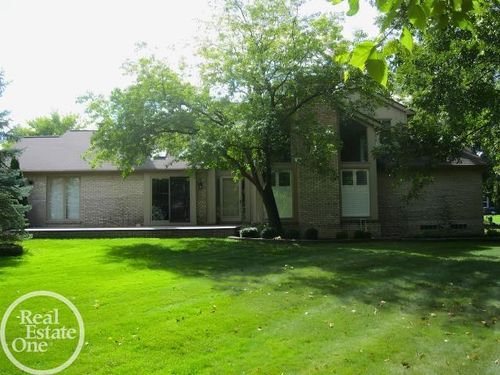 43169 W Kirkwood Dr, Clinton Township, MI, 48038-1225 | Card Image
