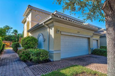 212 - 212 Triano Circle, Condo with 3 bedrooms, 2 bathrooms and null parking in Venice FL | Image 2