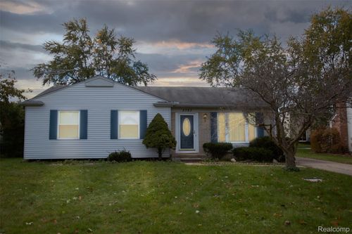 5783 Williamsburg Ct, Waterford, MI, 48327-3068 | Card Image