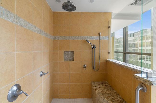 Large walk-in shower. | Image 24