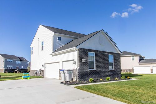 58295 International Dr, South Lyon, MI, 48178-8634 | Card Image