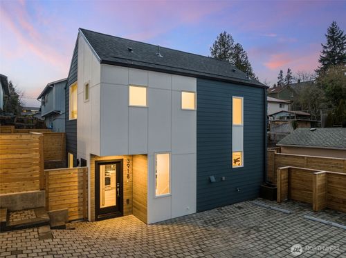 3918 S Juneau St, Seattle, WA, 98118-2633 | Card Image