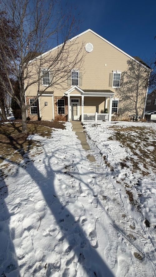 1704 Sebastian Rd, Woodstock, IL, 60098-2709 | Card Image