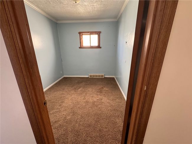 24 Grant St, House other with 3 bedrooms, 1 bathrooms and 1 parking in New Salem PA | Image 13