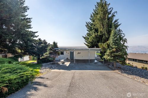 1810 9th St Ne, East Wenatchee, WA, 98802-4725 | Card Image