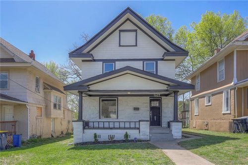 1607 E 37th St, Kansas City, MO, 64109-2741 | Card Image