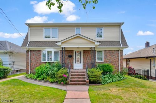 40 Avenue A, Lodi, NJ, 07644-1802 | Card Image