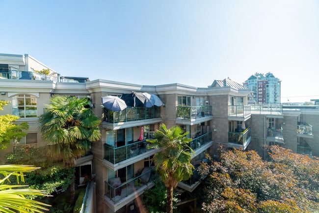 208 - 332 Lonsdale Avenue, Condo with 2 bedrooms, 1 bathrooms and 2 parking in North Vancouver BC | Image 22