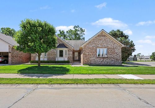 13750 Treeland Dr, Shelby Township, MI, 48315-6055 | Card Image
