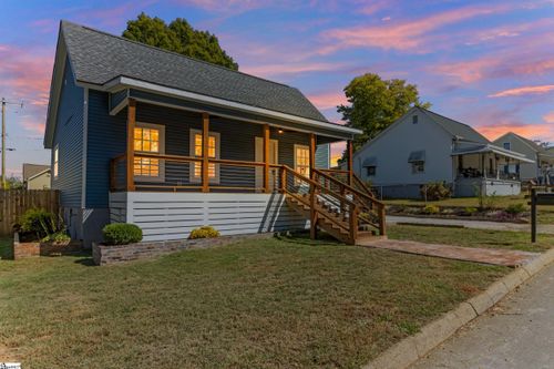 18 Hatch St, Greenville, SC, 29611-4730 | Card Image