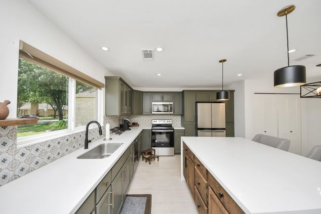 Kitchen | Image 7