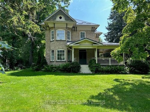 {{alt}} | Card Image