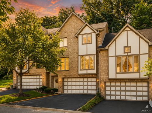 17 Cliffside Circle Dr, Willow Springs, IL, 60480-1396 | Card Image